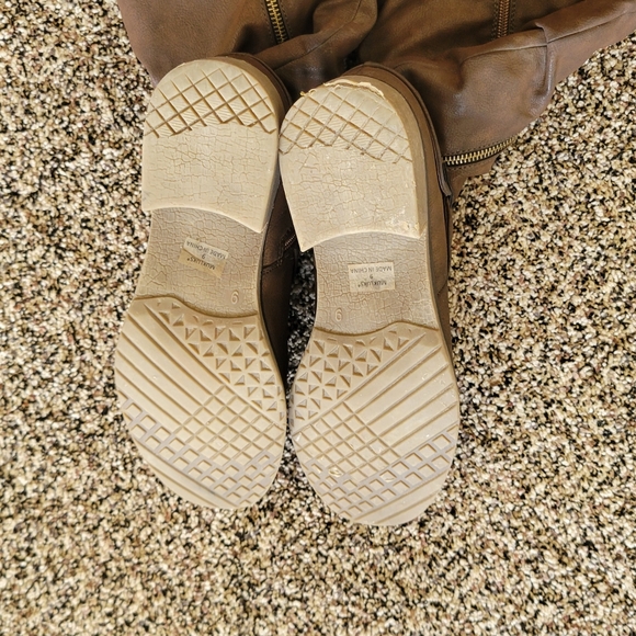 Muk Luks - Picture 4 of 5